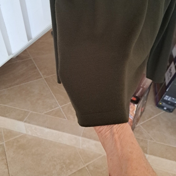 Escada Mock Turtleneck Dark Olive 100%,Merino Wool Sweater szM Excellent - Picture 2 of 7